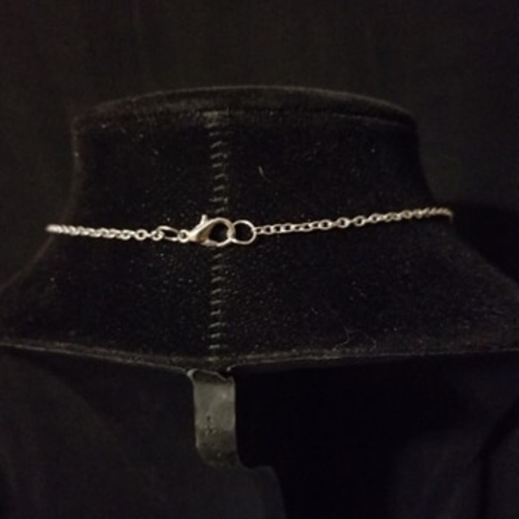 Baby Xenomorph Pendant Necklace - Creature from Alien - Silver color - New - Picture 6 of 7